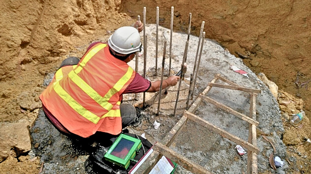 LOW STRAIN PILE INTEGRITY TEST